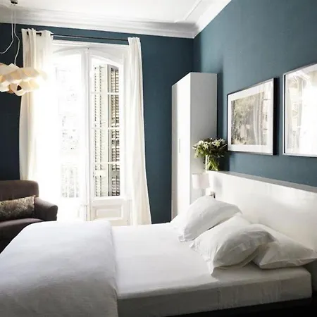 Bed And Break Barcelona 3*